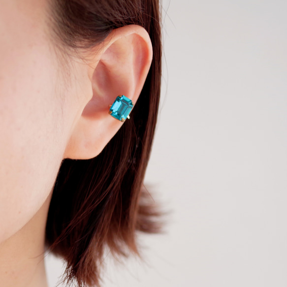 こっくりカプリブルー　ヴィンテージクリスタルガラスのイヤーカフ　the rectangle Capri blue 2枚目の画像