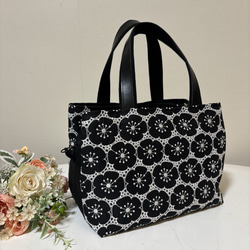 793 にさおり黒と白花柄デニムリメイクバック　ハンドメイド2点 793 にさおり黒と白花柄デニムリメイクバック ハンドメイド2点 793 に