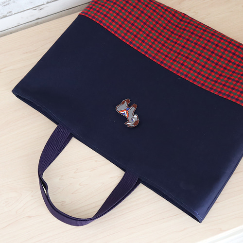 ロバちゃんワッペン付き】ファミリア風 赤チェック マチあり