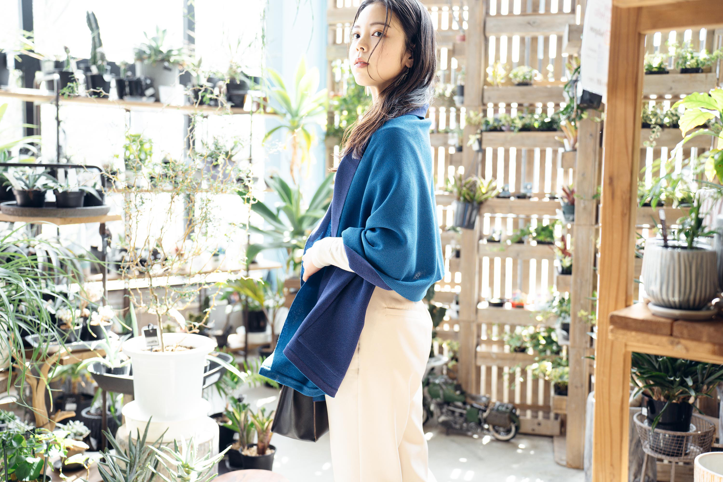 ☆日本製 送料無料☆ CLEMATIS 人気和紙ニット リバーシブル和紙50％ストール たたきポケット