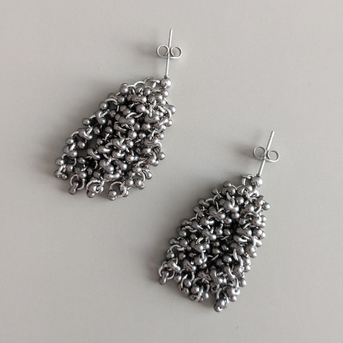 じゃらじゃら ボリューム シルバー ピアス チェコビーズ ファル