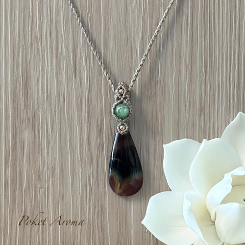 『清翔』ピーコックフローライトとグリーンカイヤナイトマクラメペンダントネックレス 清翔』ピーコックフローライトとグリーンカイヤナイトのマクラメ