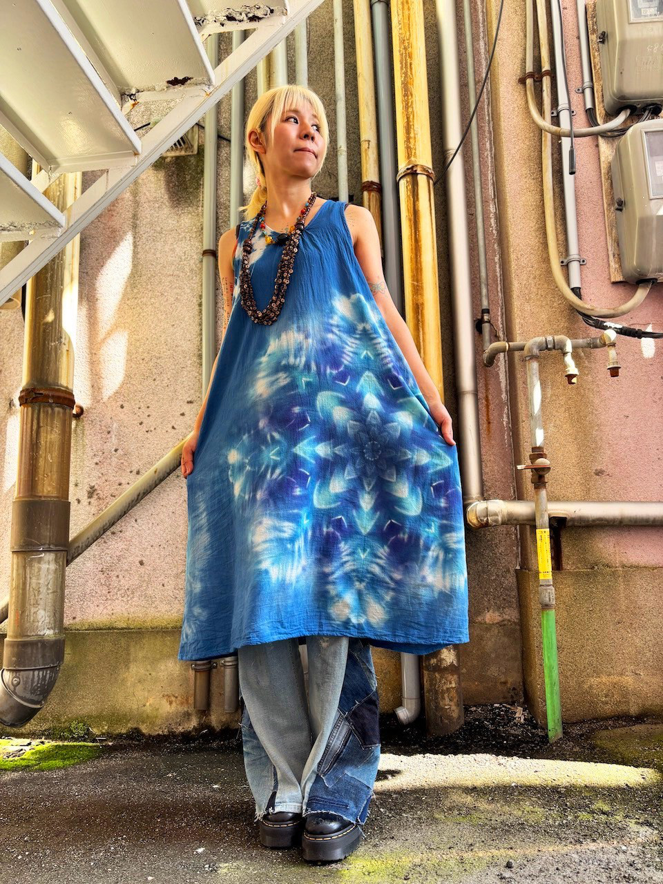 タイダイ ノースリーブワンピース 藍色ブルー 美しい幻想的なスノーフレイク HD23-61