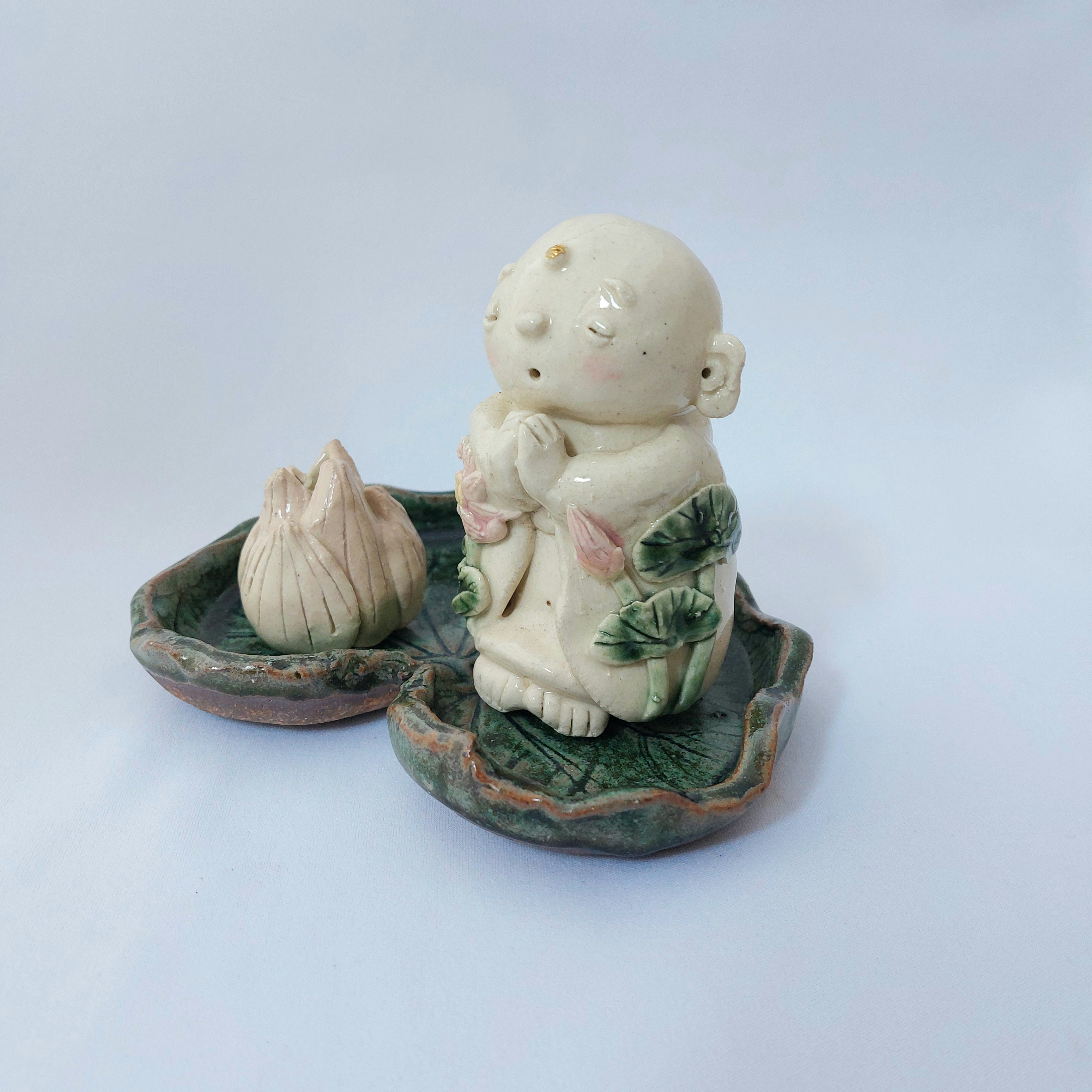 蓮の花と蕾のお地蔵さま