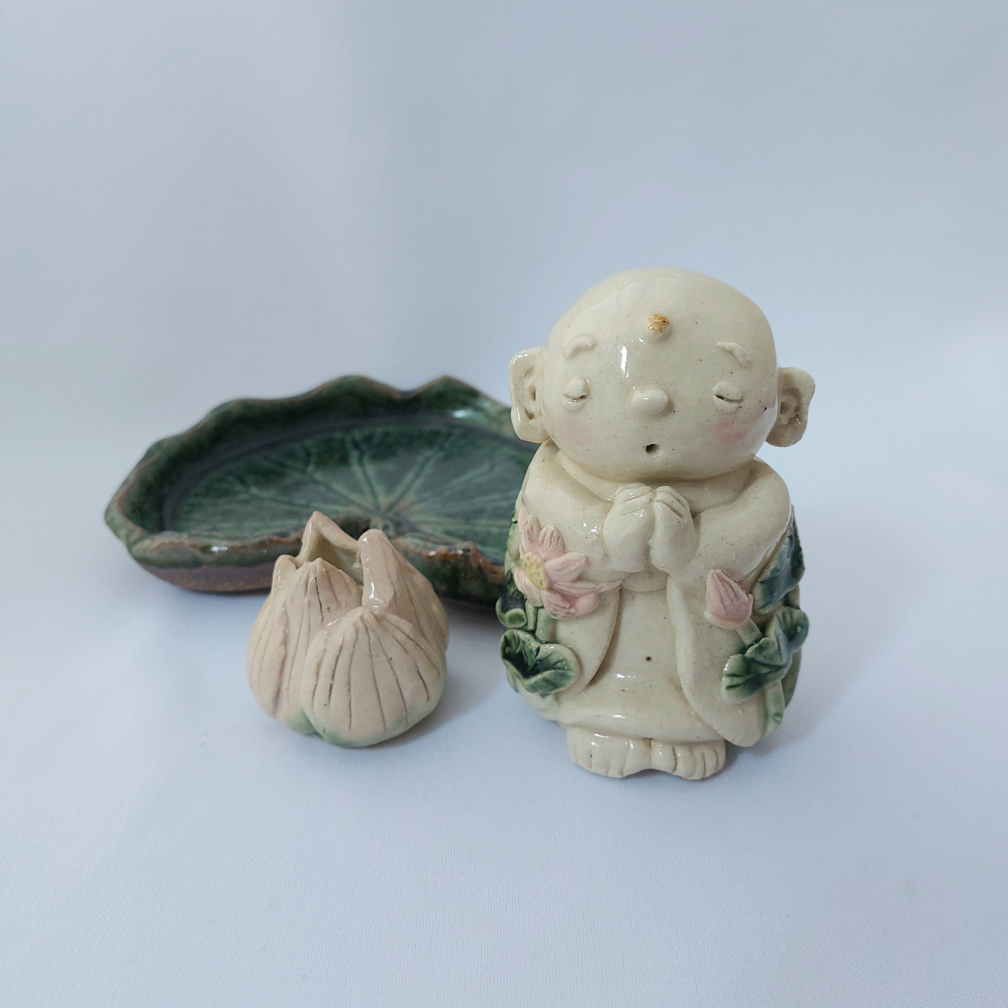 蓮の花と蕾のお地蔵さま