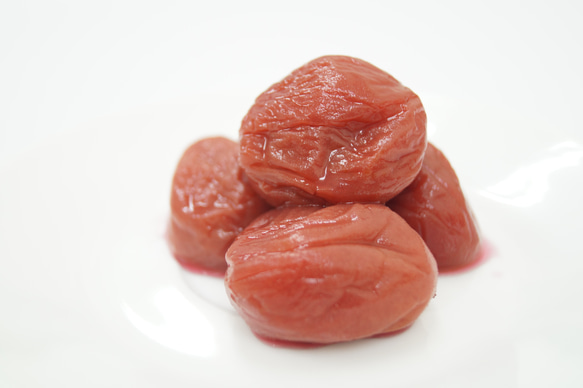 【送料無料キャンペーン中(^^)/】しそ漬梅干（しそづけうめぼし）700ｇ　紀州南高梅　塩分約12％ 1枚目の画像