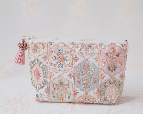 インド刺繍生地　ポーチ インド刺繍生地 ポーチ・上品なデザインの刺繍生地です♪ オフ