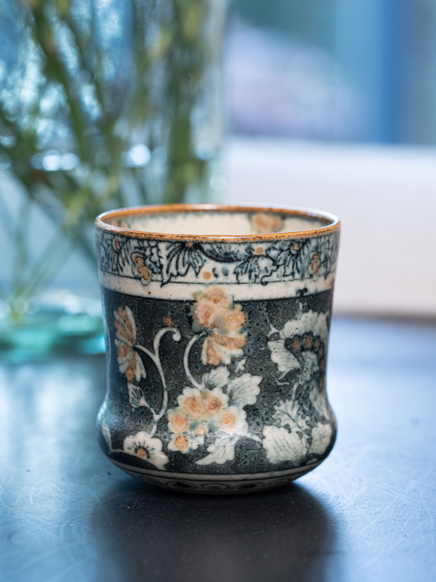 詩瓷集・中国唐風 変形牡丹文 青花磁器手作りカップ -景徳鎮製コーヒーラテアートカップ280ml