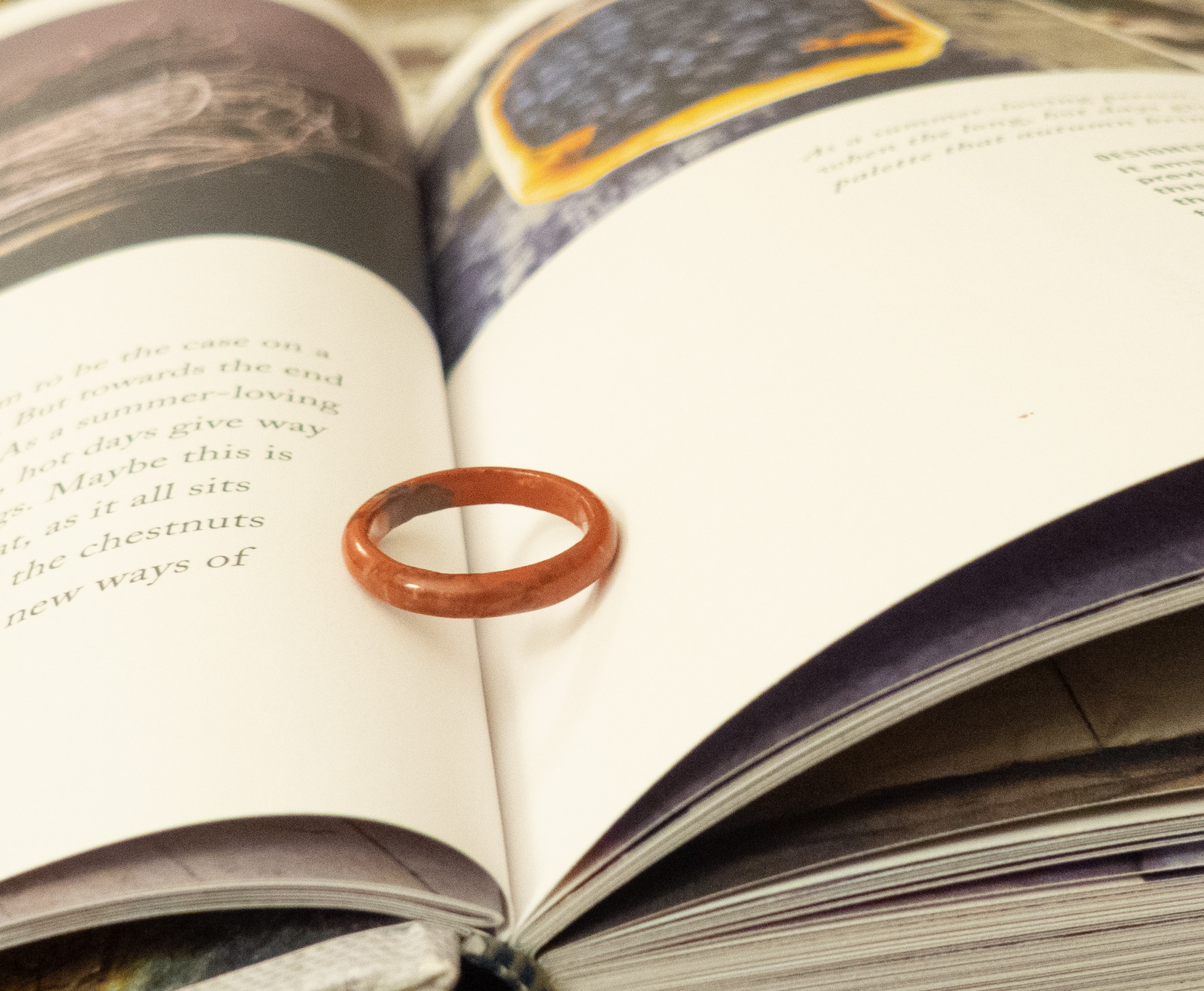 クラシック　漆リング　ラズベリー高級感のあるモダンクラシック　　赤ピンク指輪　マーブル模様　桜　リング　指輪　いちご色