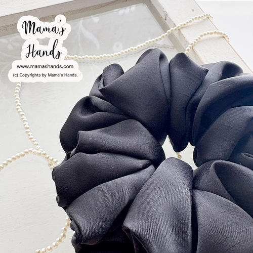 サテンのようなツヤツヤ》 控えめな光沢 黒 ブラック フォーマル 冠婚