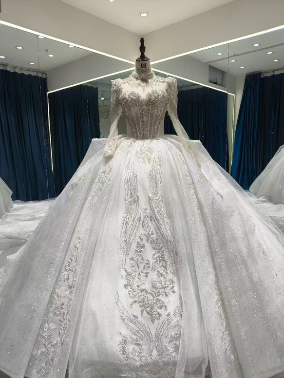 定価10万円【新品未使用】 cocomelody ウェディングドレス ビジュー 送料無料！ウェディングドレス 華やかなトレーン ハンドメイド