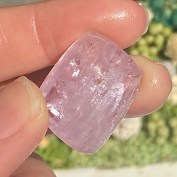 ライラックピンク♢キャッツアイ効果♢クンツァイト ルース 05 天然石 天然色 9枚目の画像