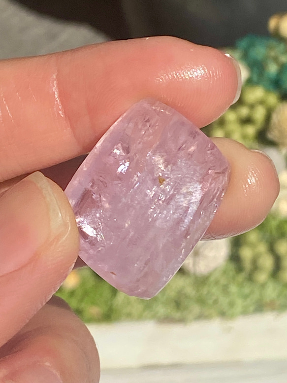 ライラックピンク♢キャッツアイ効果♢クンツァイト ルース 05 天然石 天然色 9枚目の画像