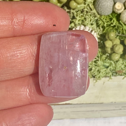 ライラックピンク♢キャッツアイ効果♢クンツァイト ルース 05 天然石 天然色 2枚目の画像