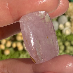 ライラックピンク♢キャッツアイ効果♢クンツァイト ルース 05 天然石 天然色 4枚目の画像