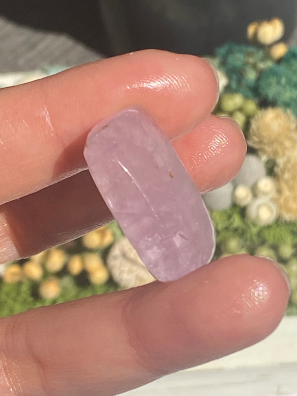 ライラックピンク♢キャッツアイ効果♢クンツァイト ルース 05 天然石 天然色 8枚目の画像