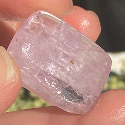 ライラックピンク♢キャッツアイ効果♢クンツァイト ルース 05 天然石 天然色 16枚目の画像