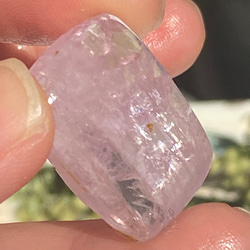 ライラックピンク♢キャッツアイ効果♢クンツァイト ルース 05 天然石 天然色 17枚目の画像