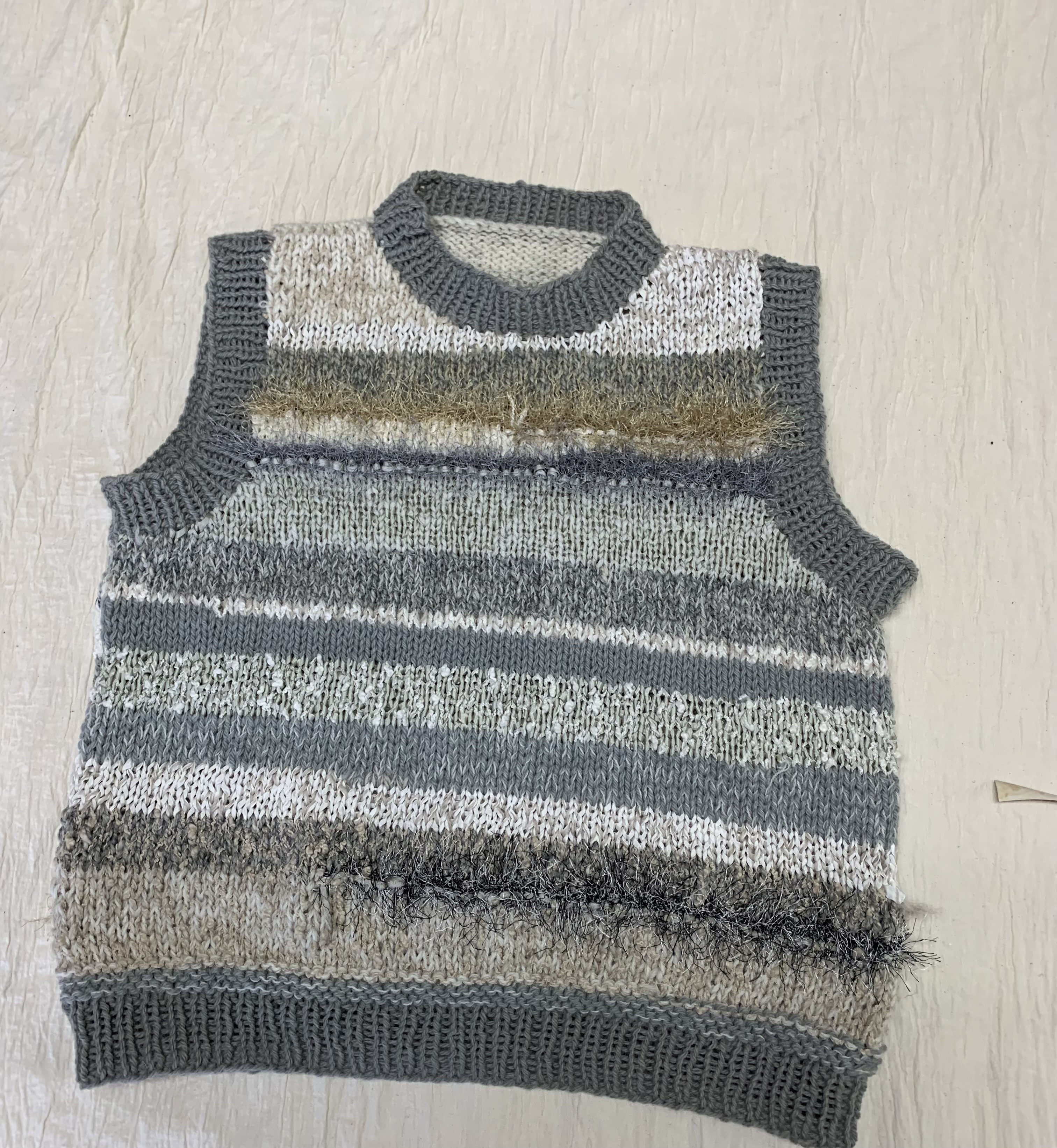 ベージュ系のベスト 4,250円