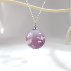 青空と雲の勾玉型レジンのネックレス ネックレス・ペンダント ふう