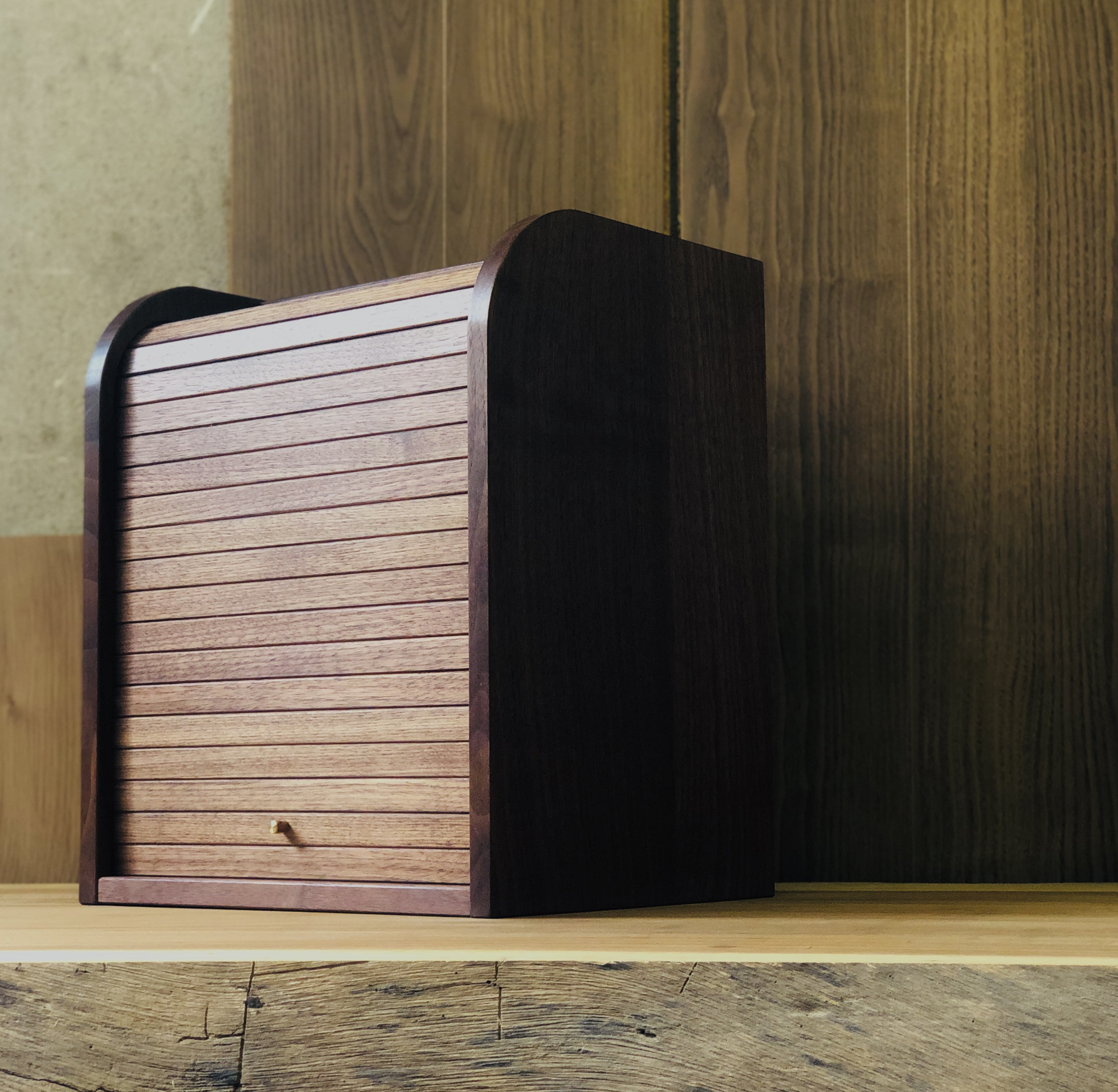 オリジナルシャッター式 コーヒー器具収納キャビネット/ウォールナット【サイズオーダー可、受注製作】