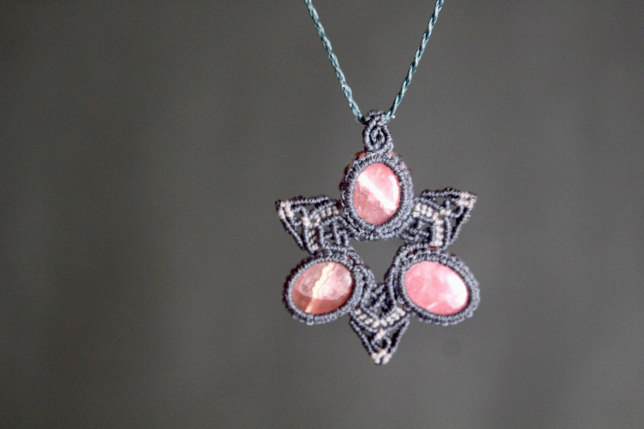 ロードクロサイト　マイクロ　マクラメ　六芒星　ペンダント