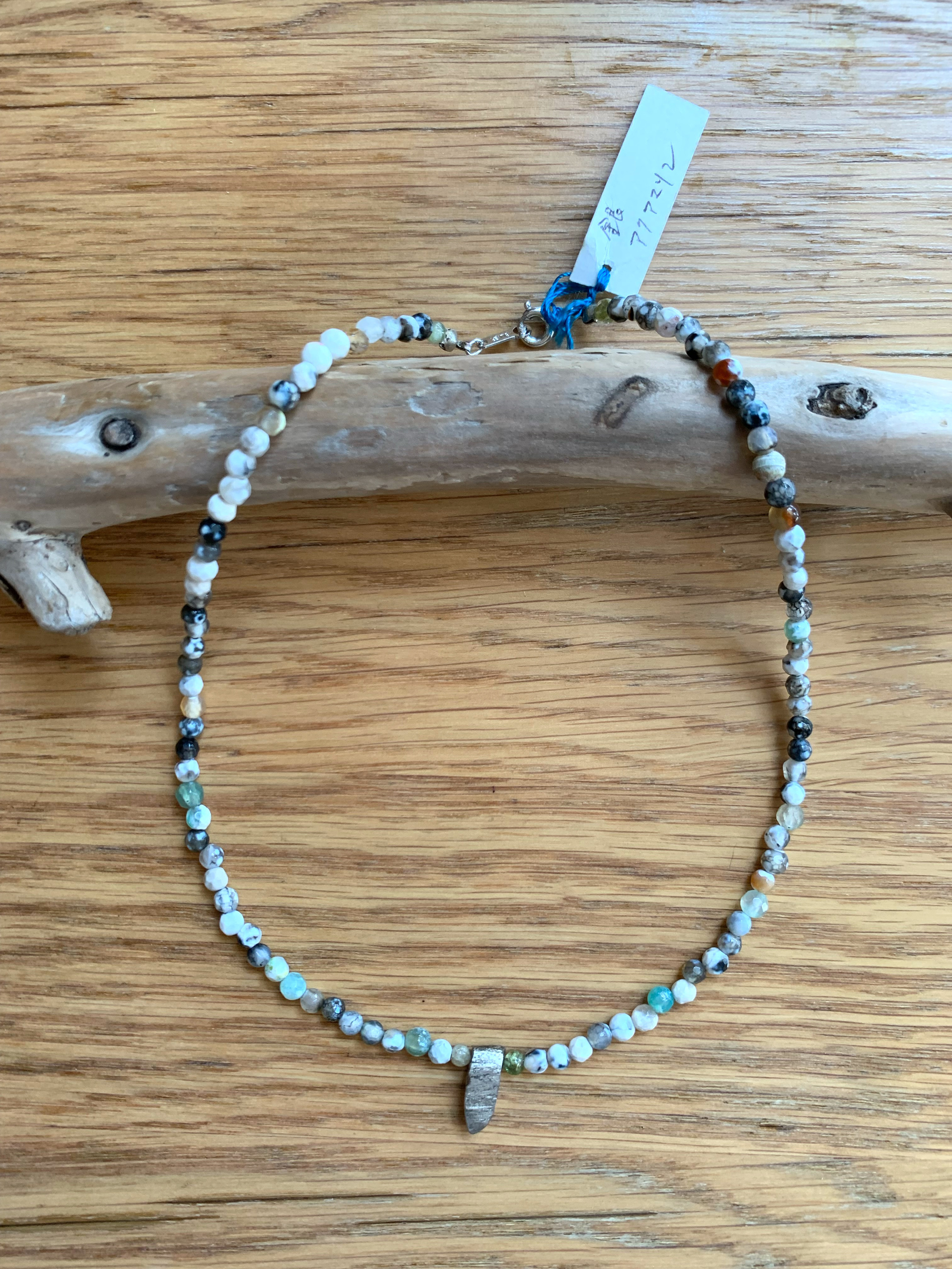 天然石ビーズネックレス