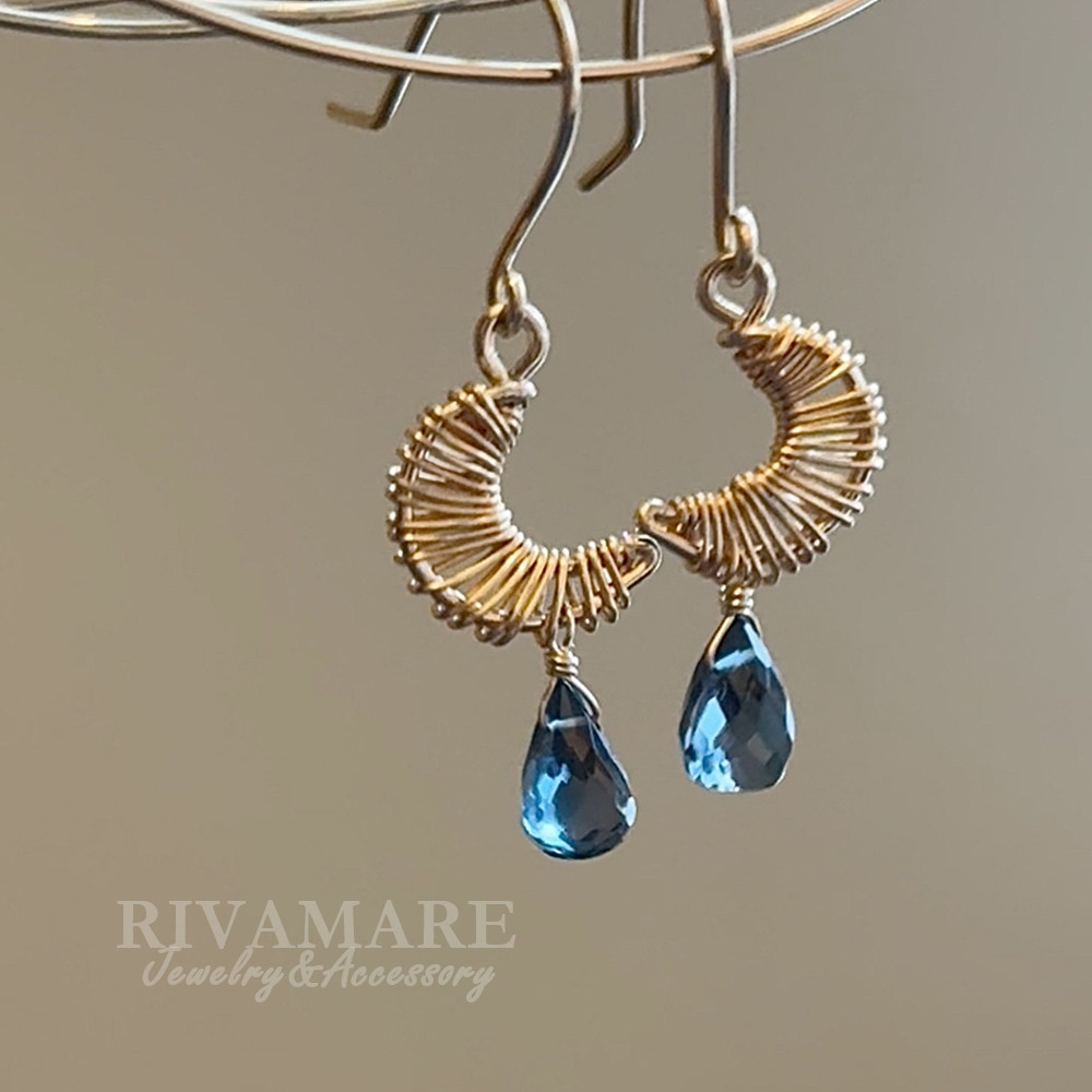 「宵の月と蒼の雫」ロンドンブルートパーズ ドロップ K14GF 月モチーフ ピアス イヤリング変更可