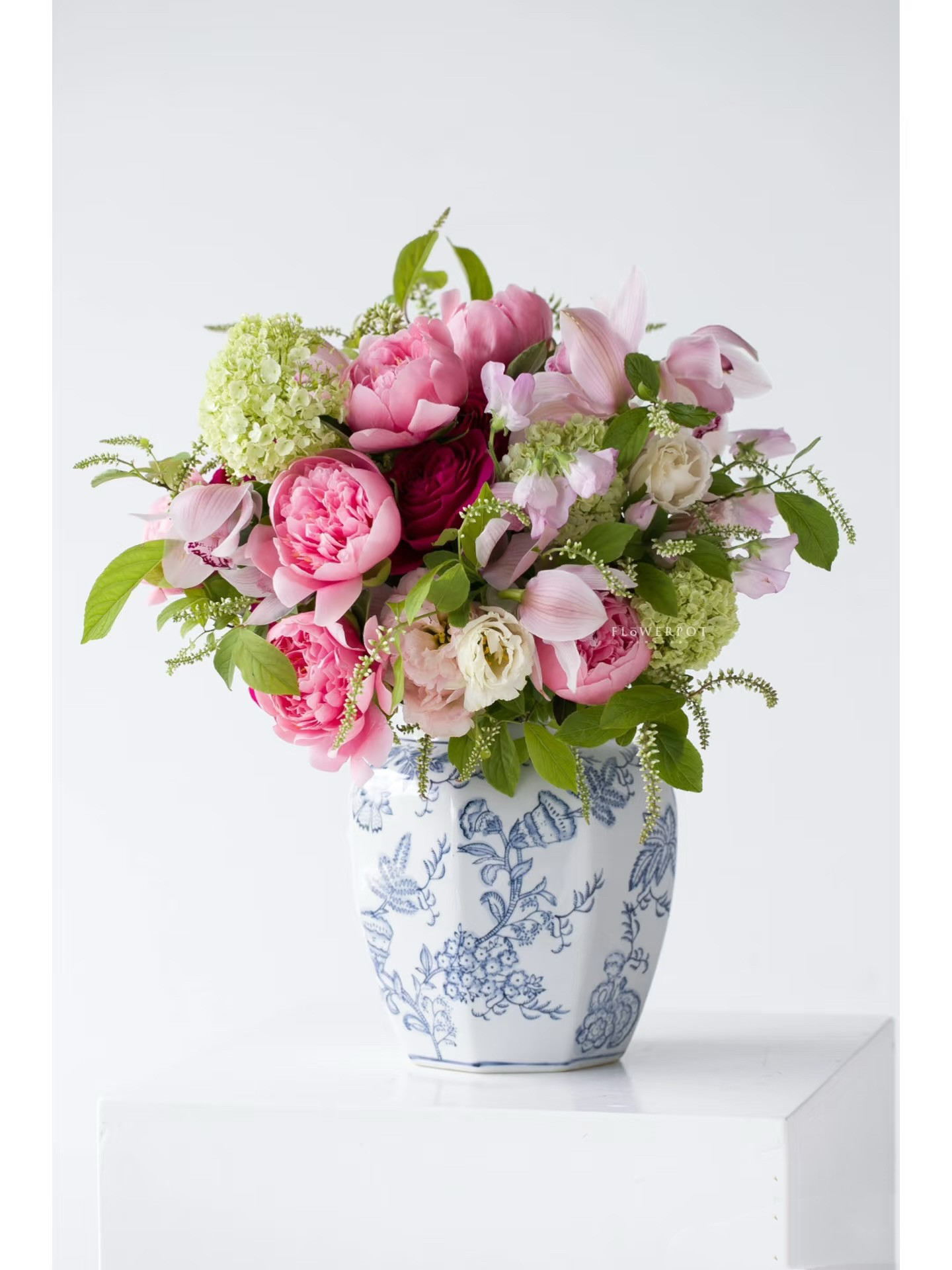 生花 母の日限定 – 瓶花アレンジメント