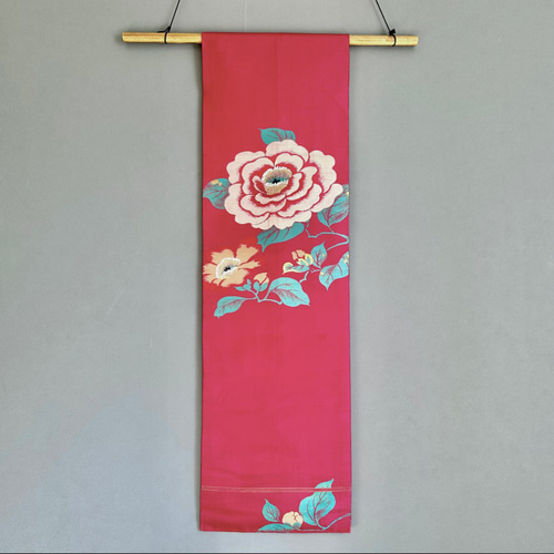 ヴィンテージ帯 タペストリー 臙脂色に咲く椿 約101cm テーブル