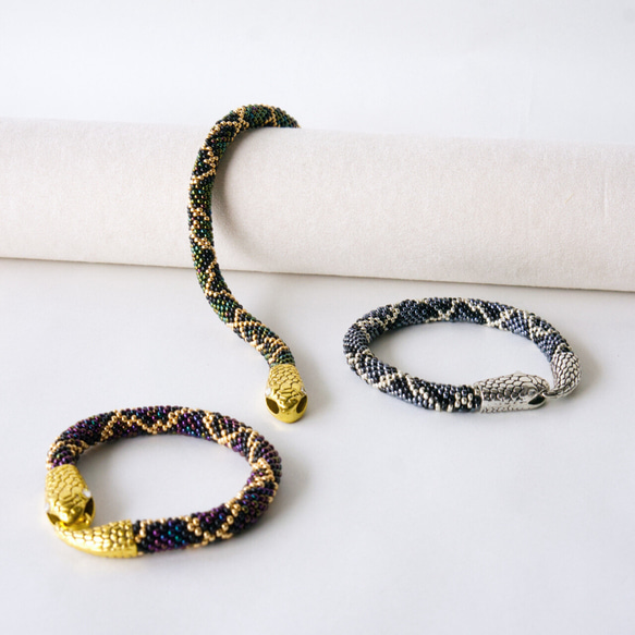 ヘビ ビーズブレスレット 黒と金 【公式通販】