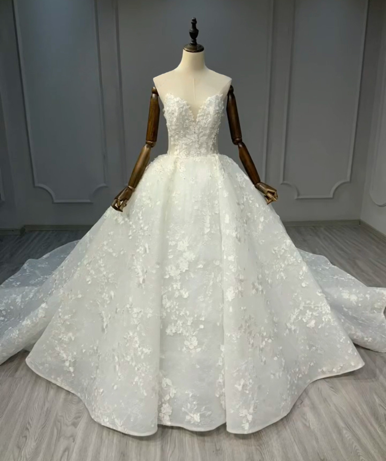 今すぐ買う、絶対後悔しない　ノースリーブ　繊細なレース　贅沢な花総レース　プリンセスライン　白　チャック　可愛い　2次会