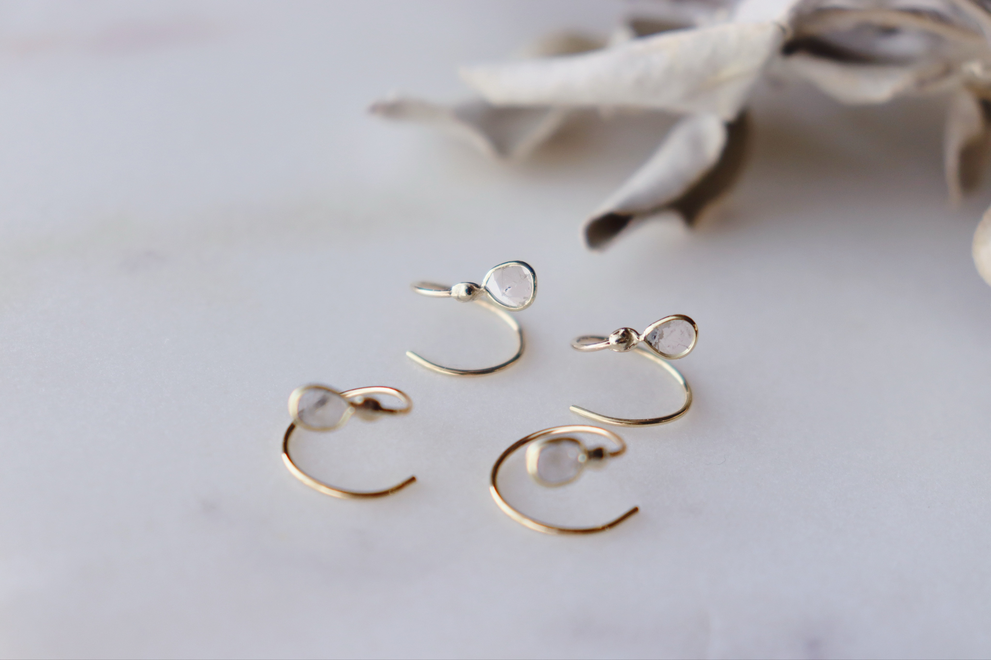 《k18YG》片耳用/天然スライスダイヤモンド〜Serpent ピアスJojuly