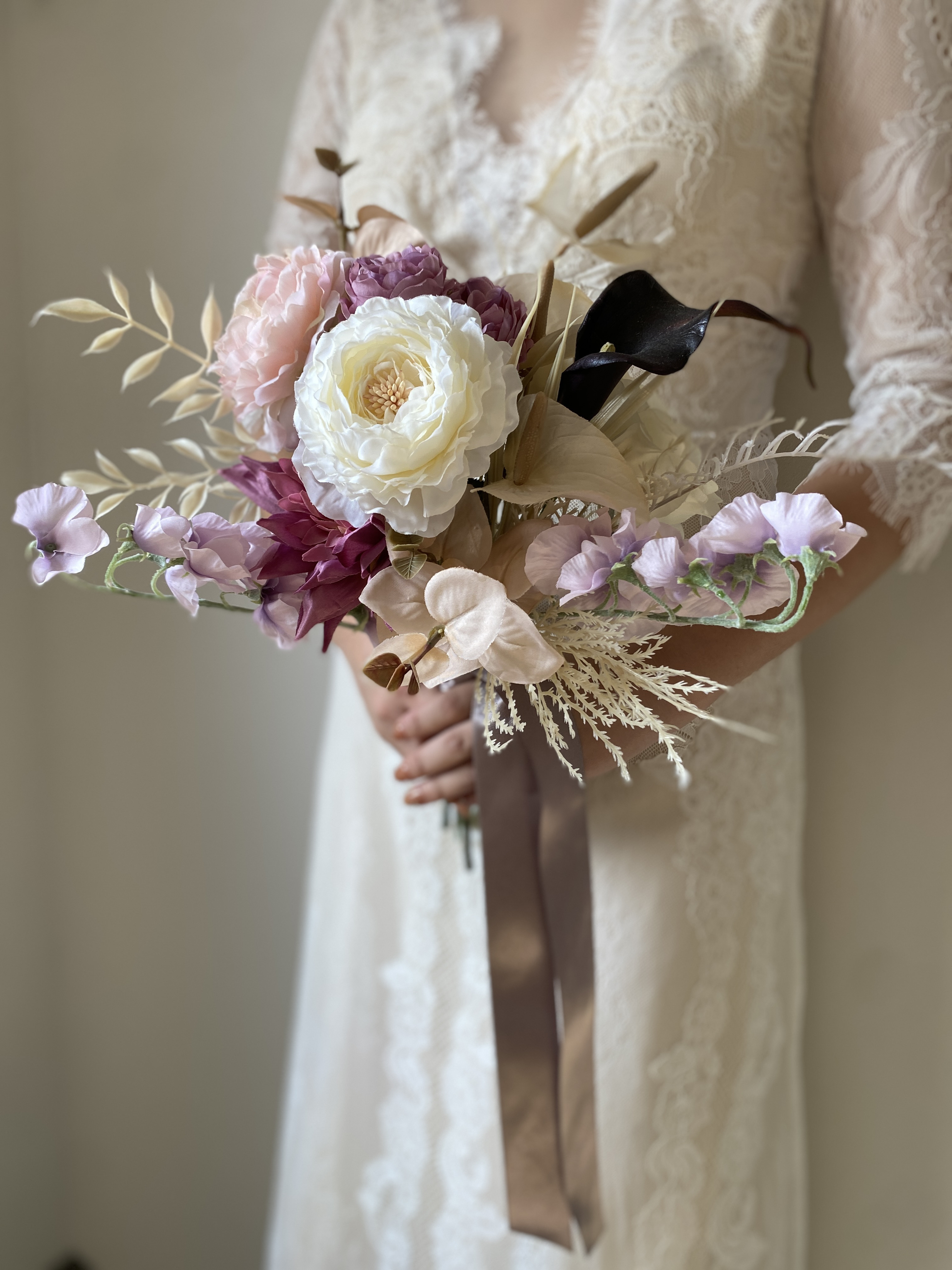 クラシカルなウェディングブーケ　ウェディングブーケ　ブーケ　アートフィシャルフラワーブーケ　造花ブーケ　ラナンキュラスブ