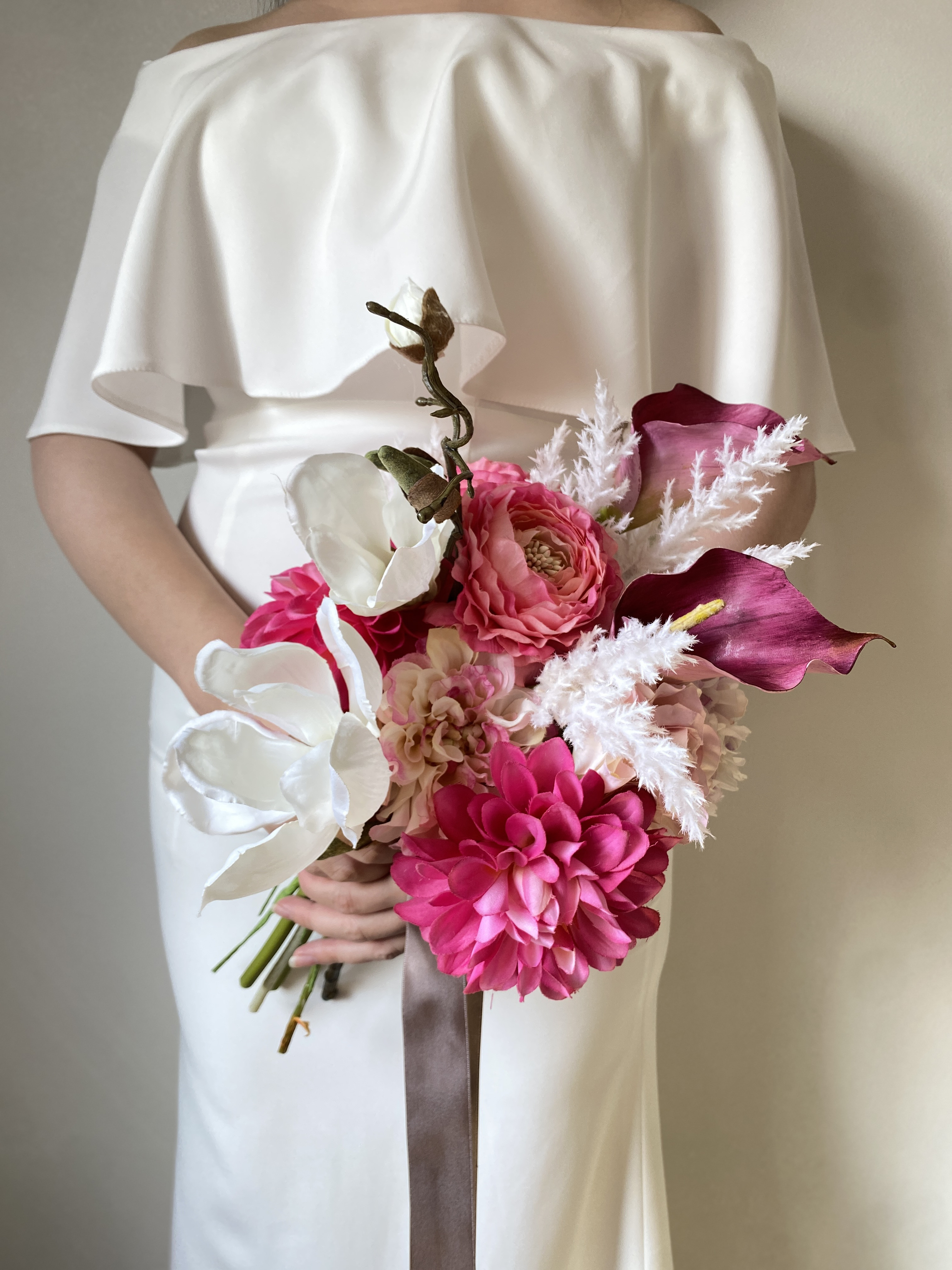 お洒落花嫁様大人気！！カラーリリーウェディングブーケ　ブーケ　ラナンキュラスブーケ　木蓮ブーケ　ダリアブーケ