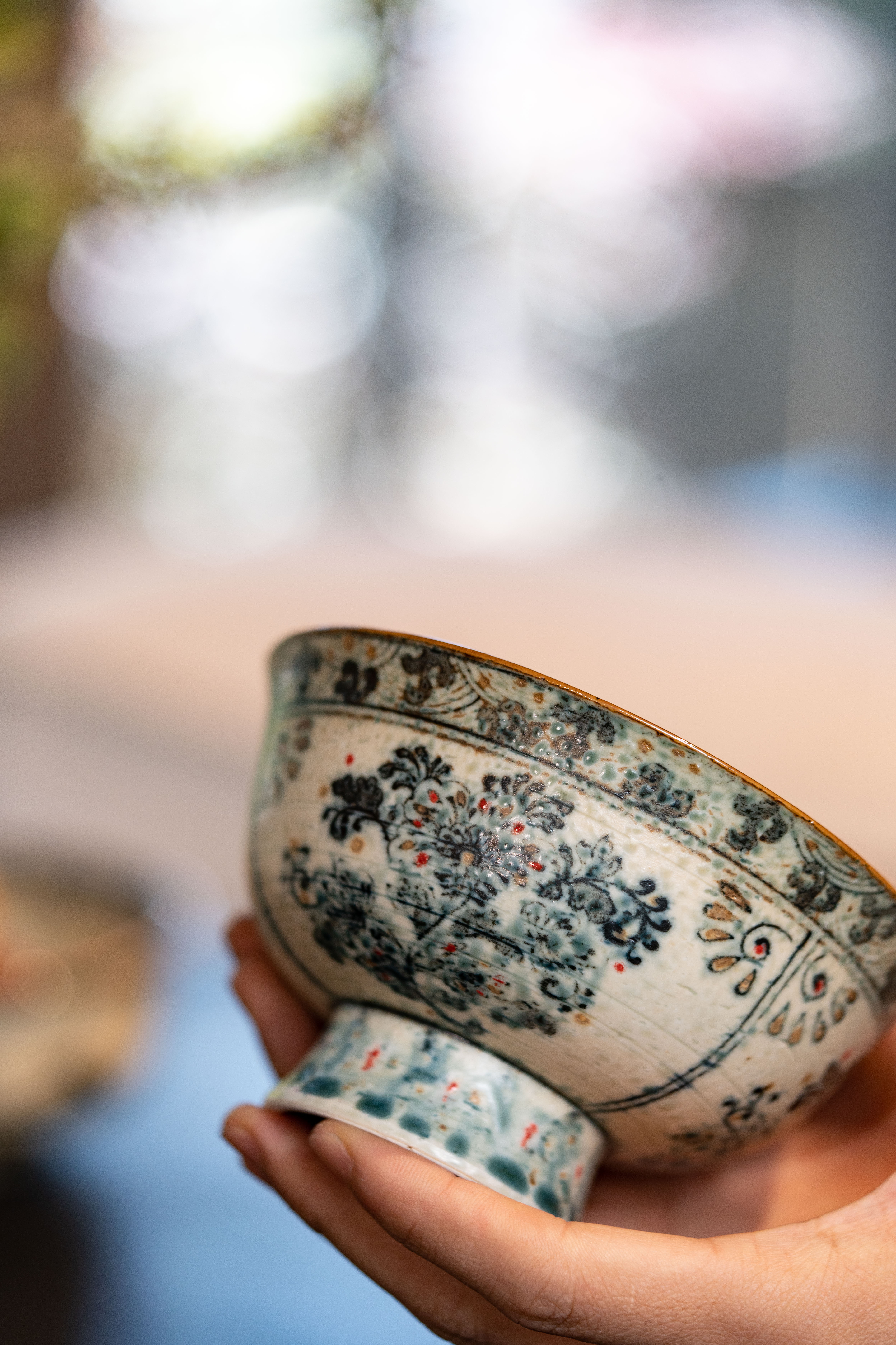 詩瓷集 新作・中国唐風青花磁器手作抹茶/サラダ茶碗 - 飯碗｜開窓花卉高台碗 / 花卉紋 複数デザイン 景徳鎮製