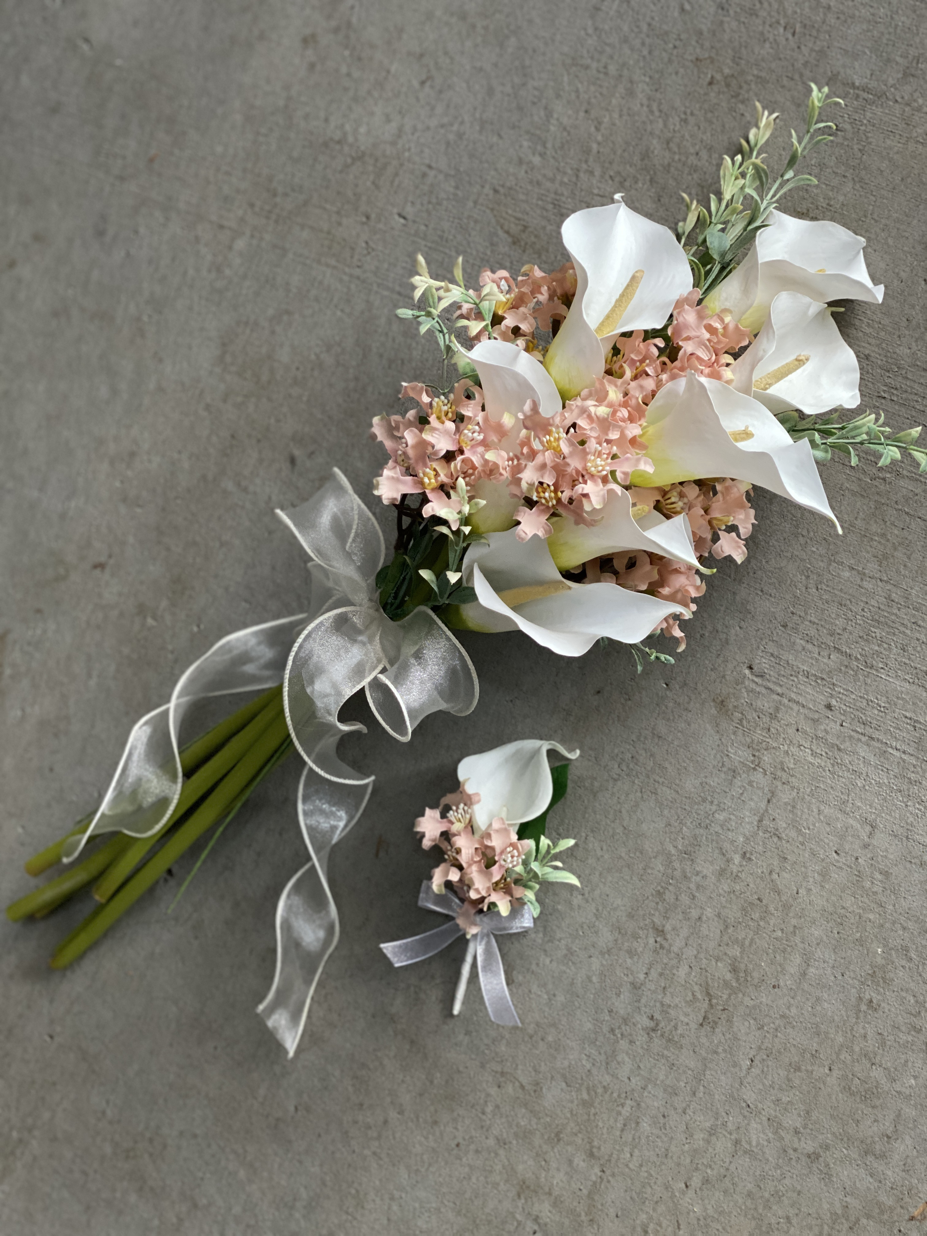 大人気！！アプリコットカラーウェディングブーケ　ブーケ　ブーケ　アートフィシャルフラワー　カラーリリーブーケ