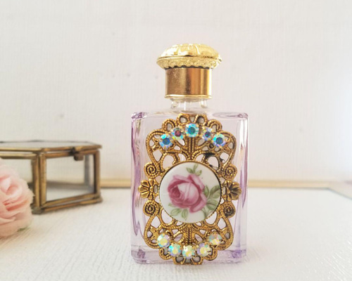 華やかなチェコガラスの香水瓶 　pf0408s お花 華やかなチェコガラスの香水瓶 pf0408s お花 その他雑貨 saia 通販