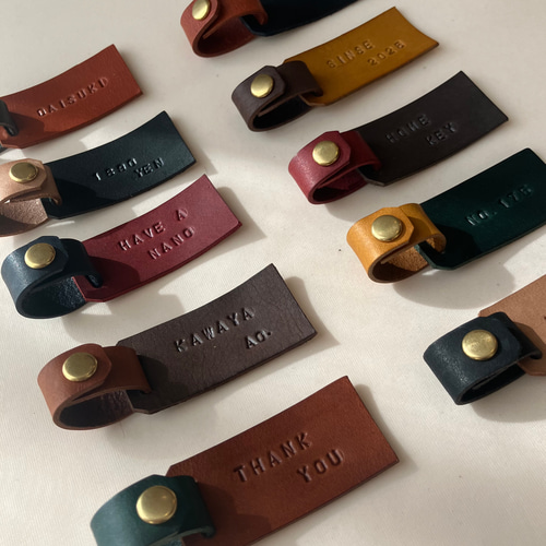 刻印無料•国産革』カラー10色 ぷっくりレザータグ•コードクリップ 席札