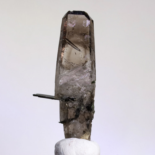 天然 エジリン スモーキークォーツ エジリン輝石 8g 鉱物 標本「強力な