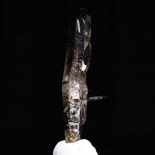 天然 エジリン スモーキークォーツ エジリン輝石 8g 鉱物 標本「強力な