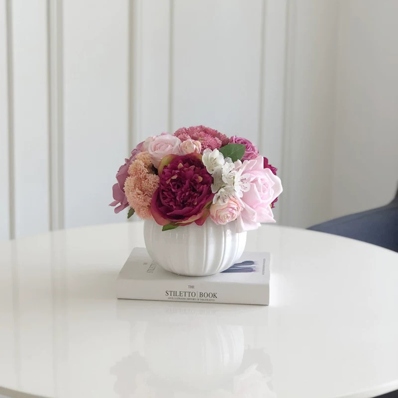 エレガントなフラワーアレンジメント｜選べる3色の花瓶（ホワイト/グレー/ゴールド） 4,455円
