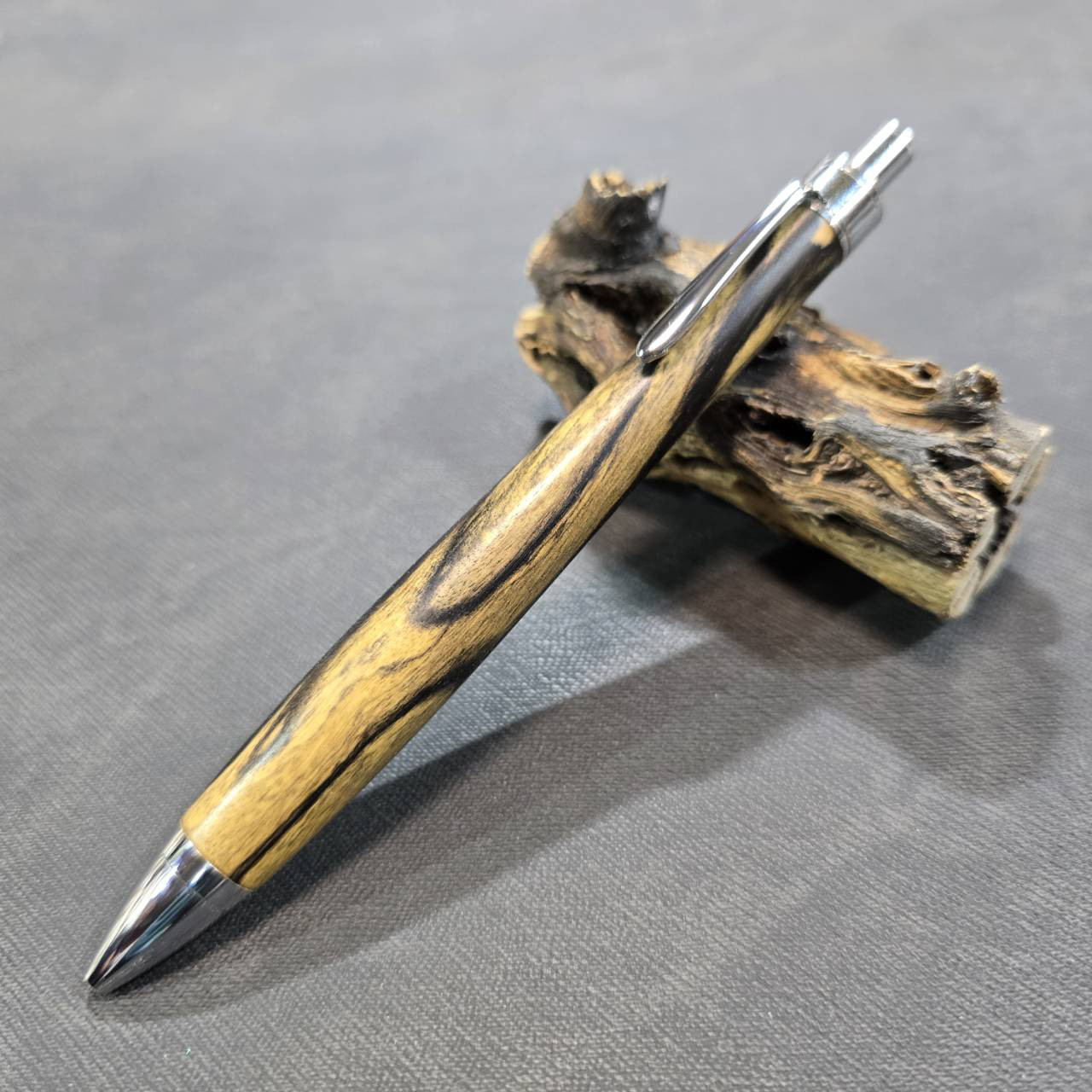 ペールムーンエボニー　ウッドボールペン【送料・ギフトボックス無料・当日発送】154