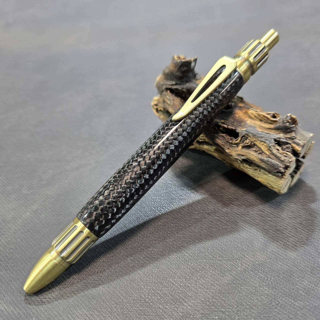 カーボンファイバー ボールペン【送料・ギフトボックス無料・当日発送】155