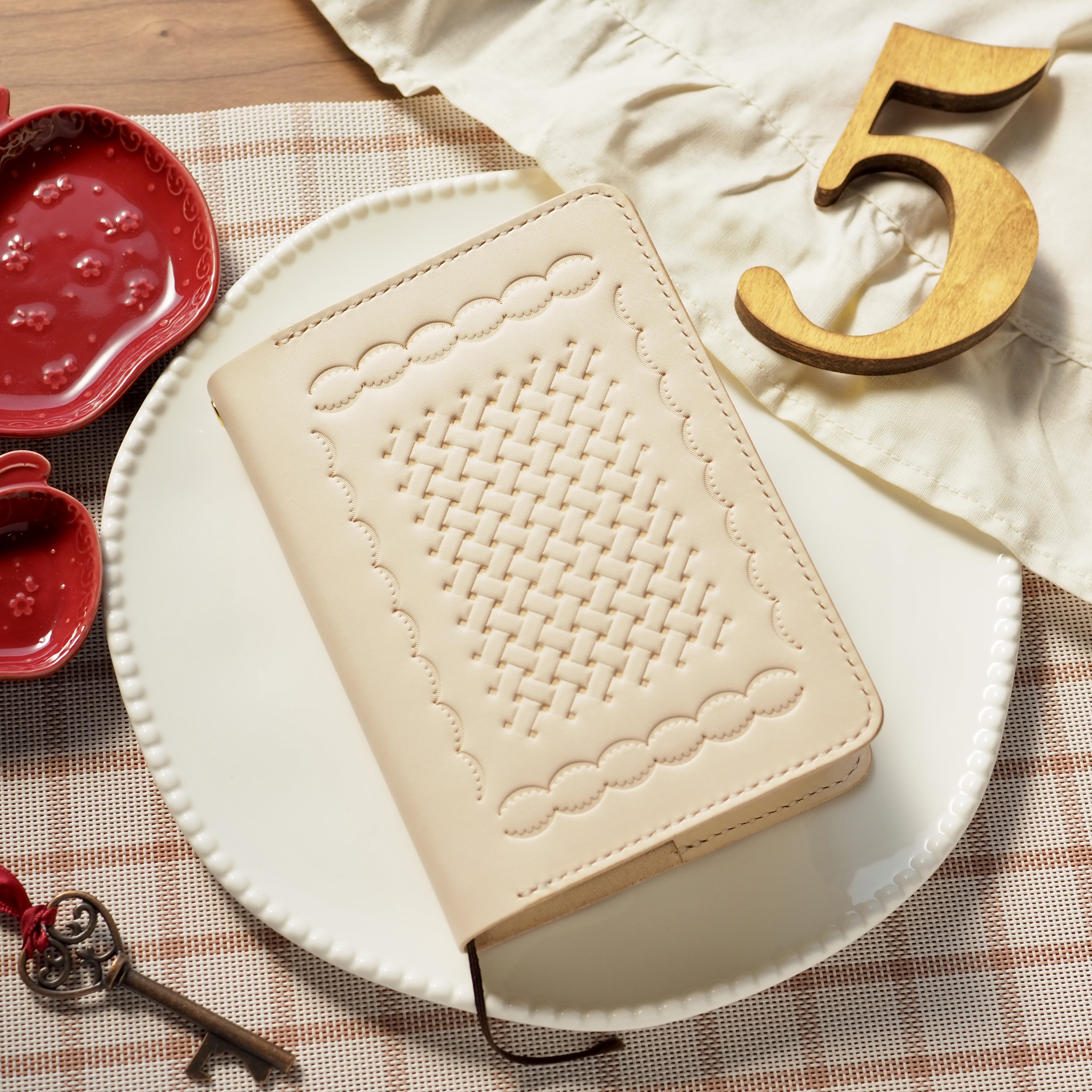 生焼けアップルパイ×ほぼ日5年手帳カバー(A6)