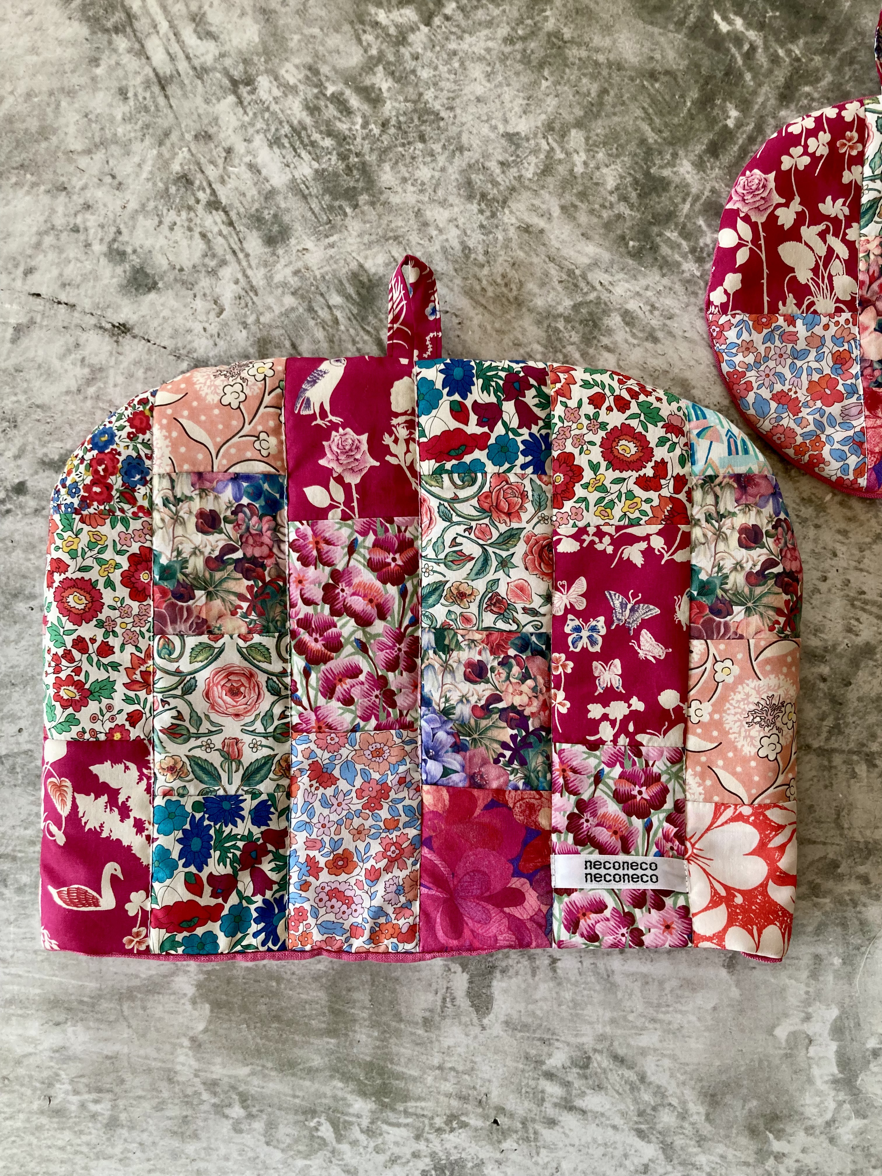 ティーポットカバー＋ポットマット　パッチワーク　レッド系 2529