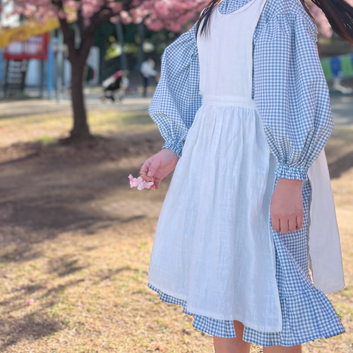 ハンドメイド子供服 前掛けエプロン付き ギンガムチェックワンピース セット販売】エプロン付きギンガムチェックのワンピース