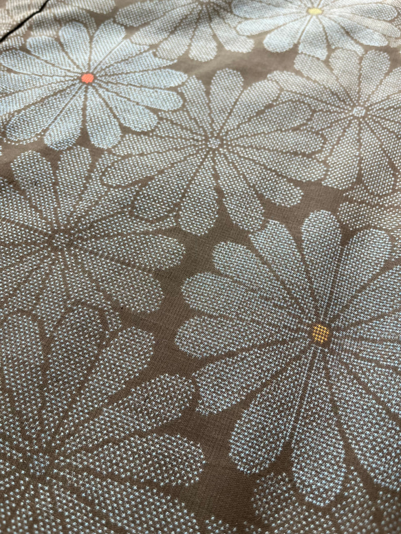 大島紬　着物リメイク　作務衣　古典花模様　横双　和のお洒落上衣　シルク上着　簡単和服 11枚目の画像