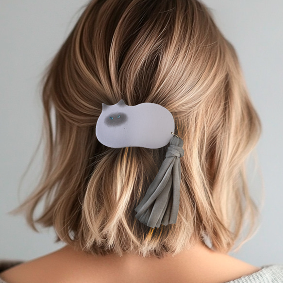 【瞳が選べる】猫のバレッタ /  グレー 1枚目の画像