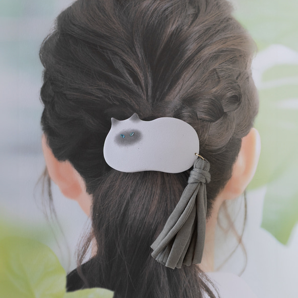 【瞳が選べる】猫のバレッタ /  グレー 5枚目の画像